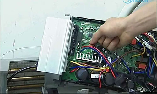 荣昌美的空调电话是多少